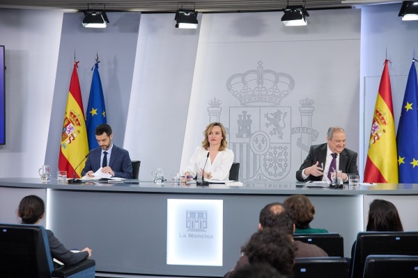 El Gobierno pone en marcha el primer tramo de la línea de avales ICO antiaranceles por 1.000 millones