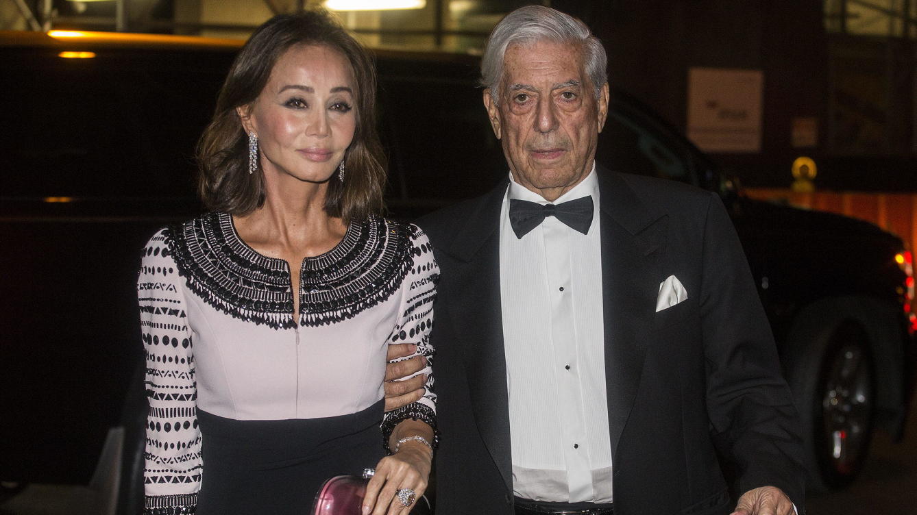 Isabel Preysler junto su pareja Mario Vargas Llosa (Foto: EFE) - 