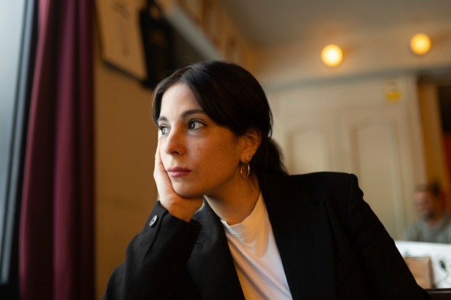 La cineasta murciana Gala Hernández, incluida en una exposición en París sobre artistas españoles que pisan fuerte en la capital francesa