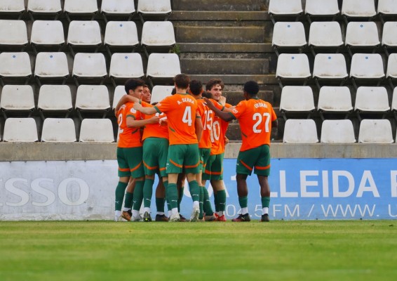 El Valencia Mestalla busca su premio: tres partidos para meterse en promoción 