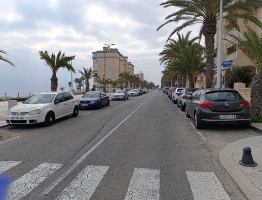 Elche reducirá a un vial de circulación un tramo de San Bartolomé de Tirajana de Arenales y desdoblará aparcamiento