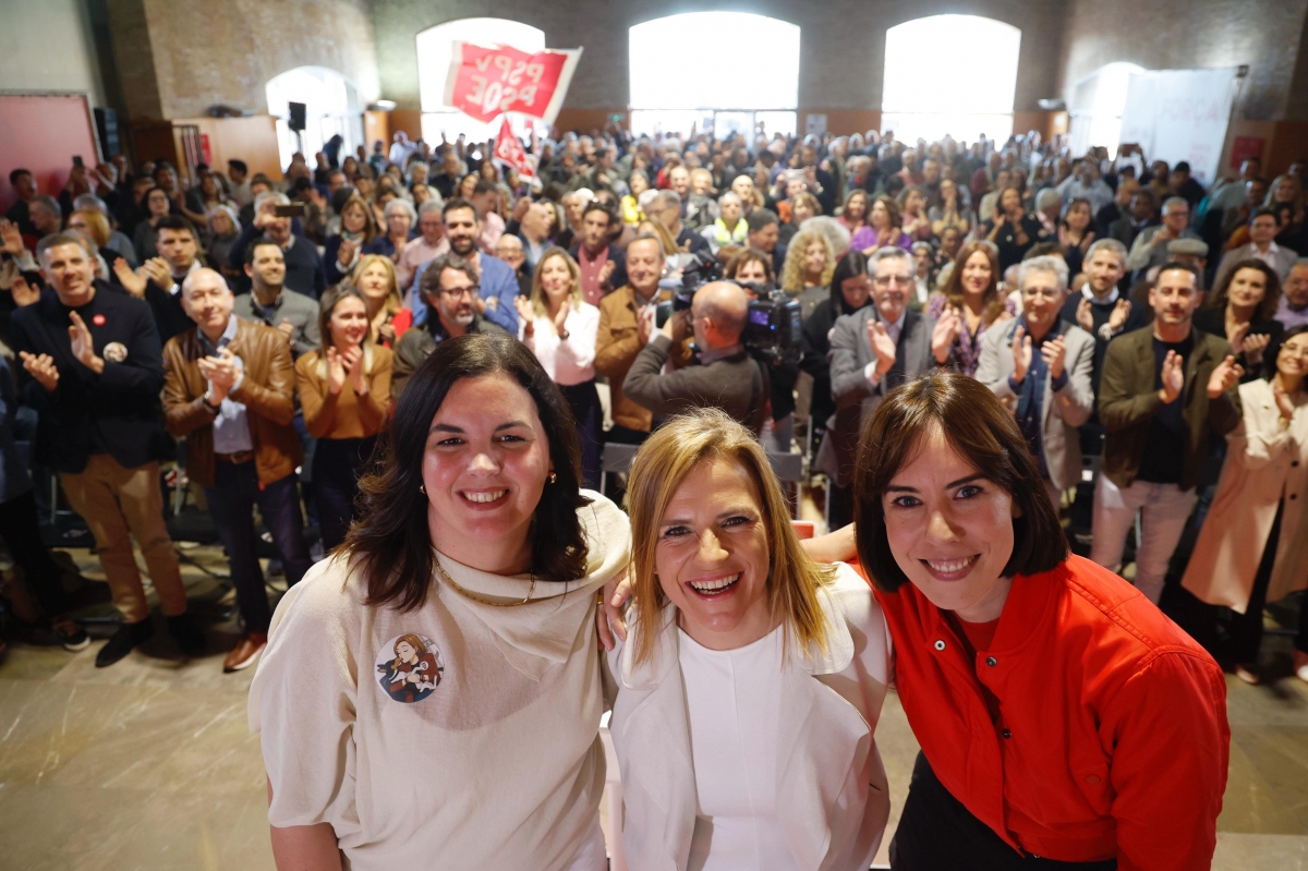 Sándra Gómez, Pilar Bernabé y Diana Morant durante el acto de presentación.