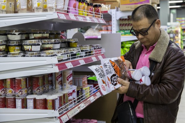 Los negocios chinos en España cambian de perfil: dejan los bazares por los bares, la moda y las peluquerías