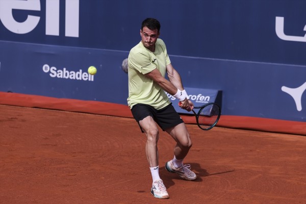 Pedro Martínez se despide del Godó fulminado por Fils en poco más de una hora