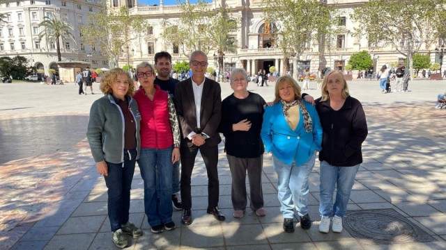 Ayuntamiento y floristas llegan a un acuerdo por la mascletà del Día de la Madre: acceso 