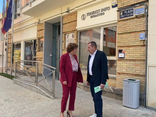 Nueva piscina y mejora de calles para Bigastro: la Diputación invierte un millón de euros en obras