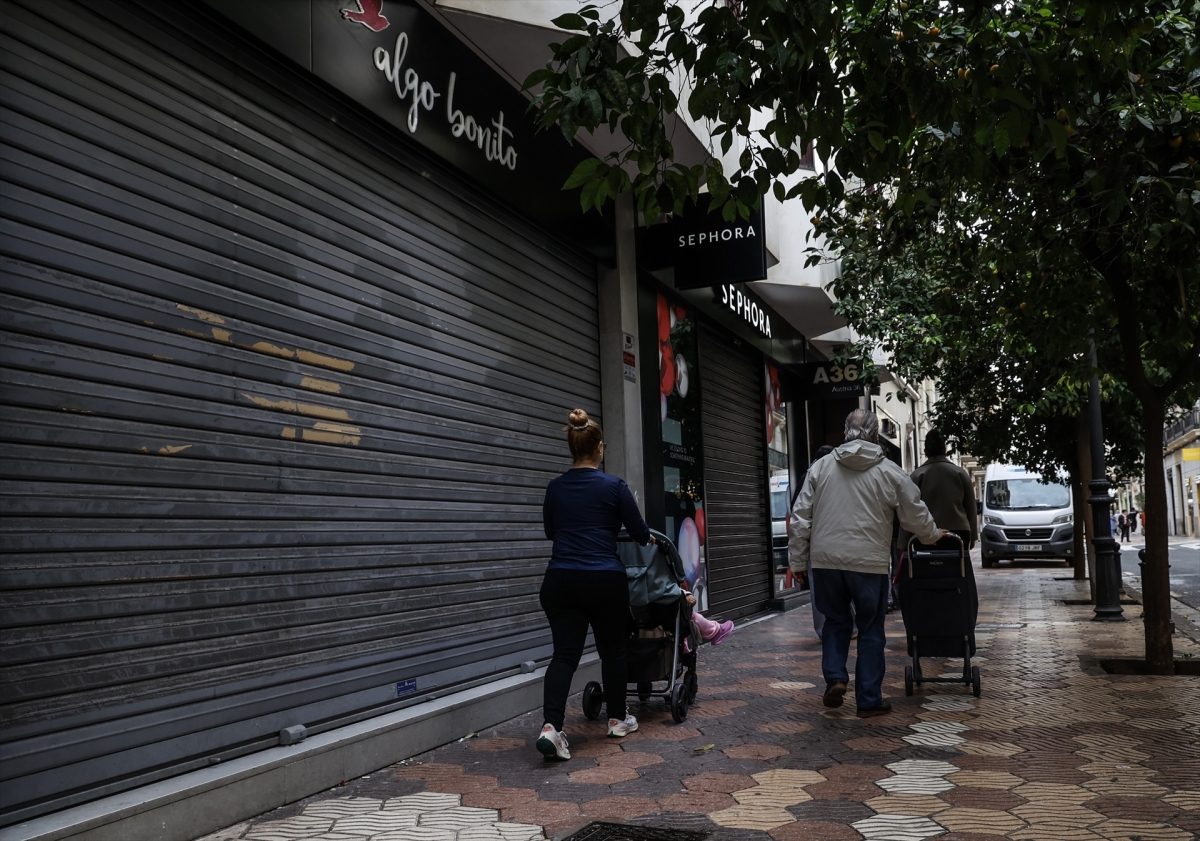 Un total de 23.000 migrantes ya han solicitado acogerse a la regularización extraordinaria por la Dana