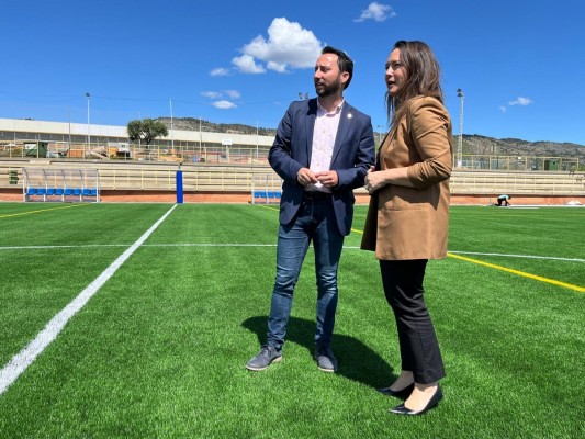 Castelló invierte 195.600 euros en el cambio de césped del campo de fútbol C del Chencho