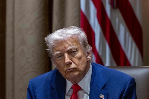El Supremo de EEUU ordena a Trump que suspenda las expulsiones basadas en la Ley de Enemigos Extranjeros