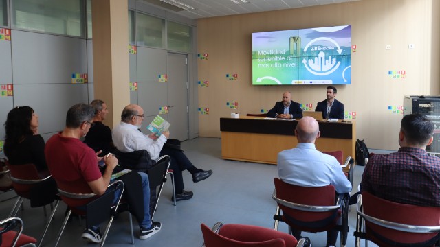 Benidorm regula el acceso de los buses por la ZBE: reservarán horarios para evitar 