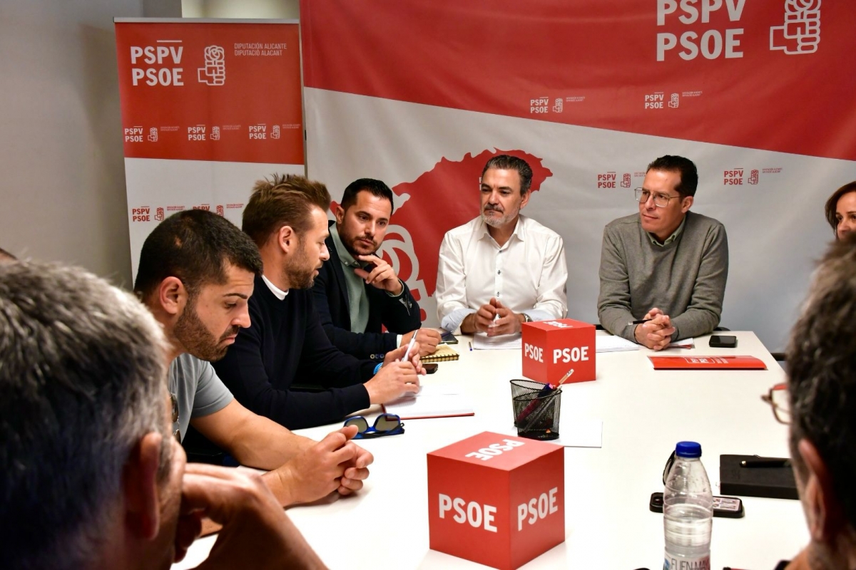 El PSPV pedirá a la Diputación de Alicante que medie para resolver el conflicto con los bomberos 