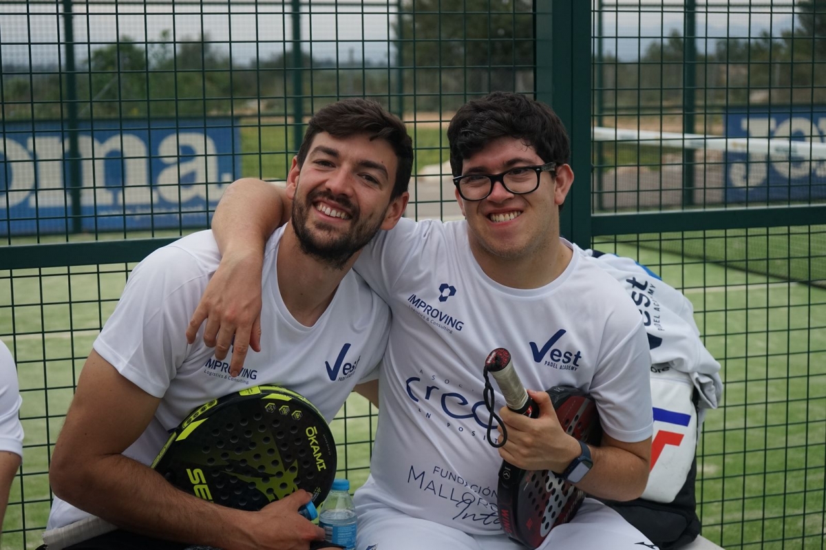 - Foto: VEST PADEL