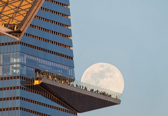 La NASA premia una foto de la Luna en Nueva York del eldense Jordi Coy
