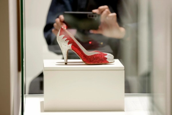 El Fogasa asumió los pagos tras el cierre de la fábrica de Stuart Weitzman en Petrer