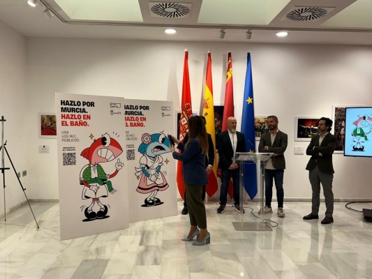 Murcia duplica la cantidad de aseos portátiles en las Fiestas de Primavera para fomentar que los murcianos 'lo hagan en el baño'