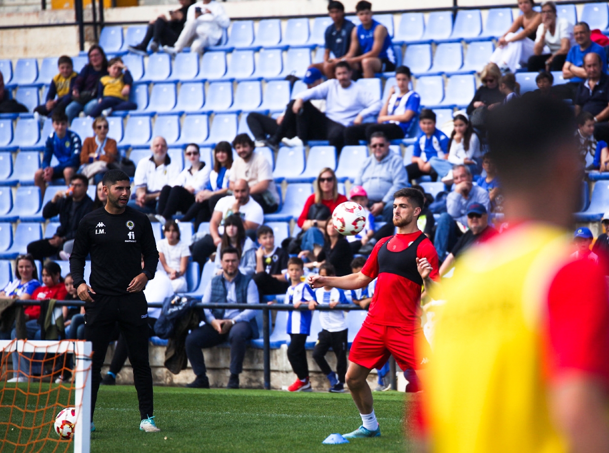 Entrenamiento del Hércules CF a puertas abiertas. - Foto: PLAZA Entrenamiento del Hércules CF a puertas abiertas.