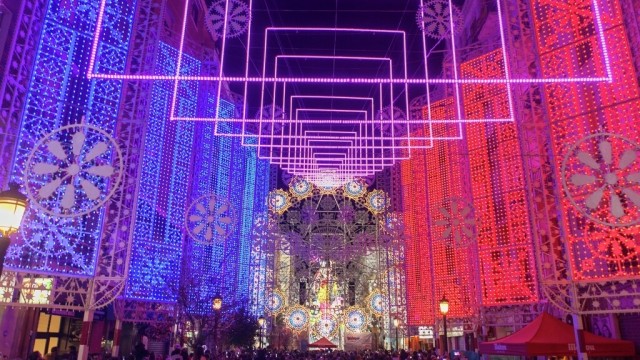 El Ayuntamiento destina 210.000 euros para iluminación fallera y 45.000 para aniversarios de comisiones