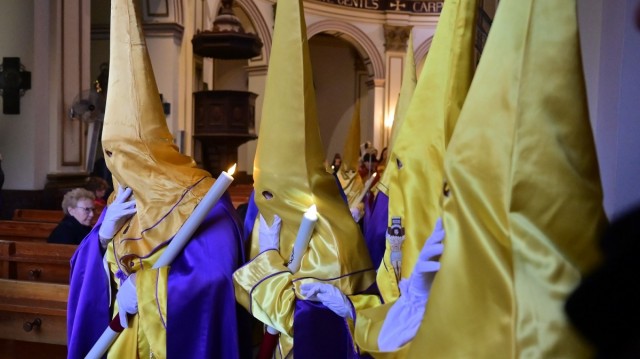 València dispara dos castillos nocturnos de fuegos artificiales por la Semana Santa Marinera