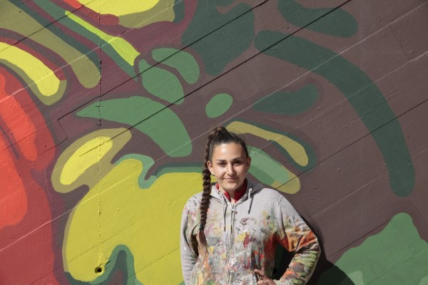 Lluïsa Penella alza su primer mural tras el paso la Dana: 