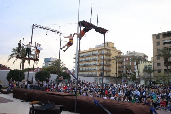 La sexta edición de 'Grau de Circ' convertirá el distrito marítimo en una gran carpa circense
