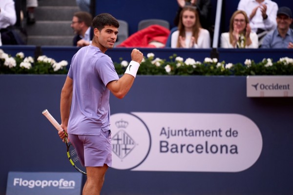 Alcaraz sigue muy sólido en Barcelona y pasa por encima de Djere para llegar a cuartos