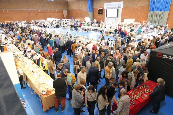 La Feria de Minerales y Fósiles vuelve a La Unión con una nueva sede y un Mamut de la Estepa de tres metros de altura
