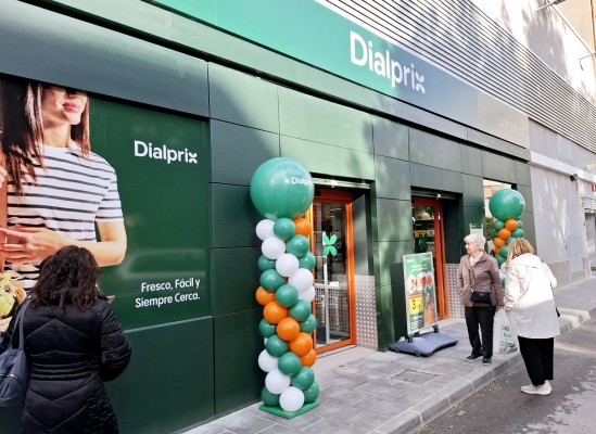 Dialprix reabre su supermercado de la calle Joaquín Coronel en Elda tras su remodelación 