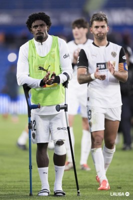 El Valencia valora fichar un lateral ahora o en enero 