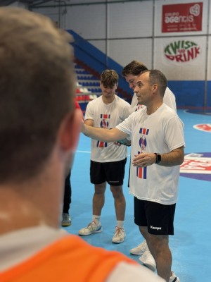 Agustinos quiere repetir proeza en la Copa ante un Servigroup Benidorm herido
