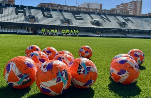 El Efesé, ya descendido, recibe al Granada con pocos alicientes y el abandono de su afición