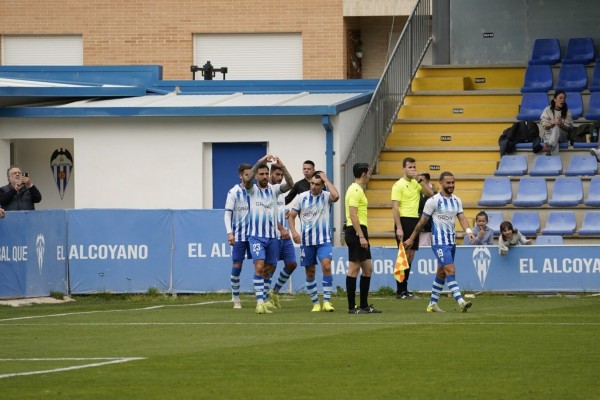 Un Alcoyano contra las cuerdas necesita ganar en el debut de Garrido