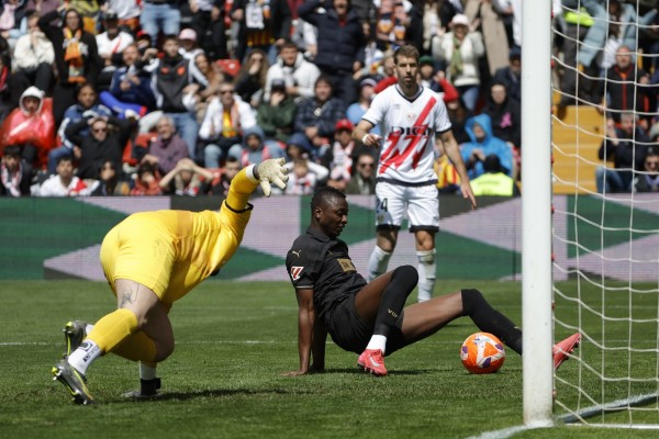 Valencia CF y Rayo firman un empate que no contenta a ninguno
