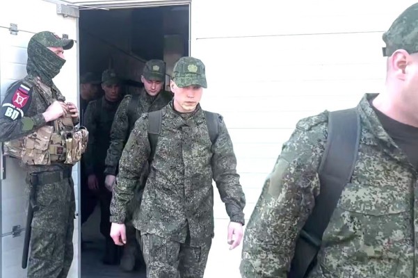 Ucrania y Rusia intercambian más de 250 prisioneros en el mayor canje desde el inicio de la guerra