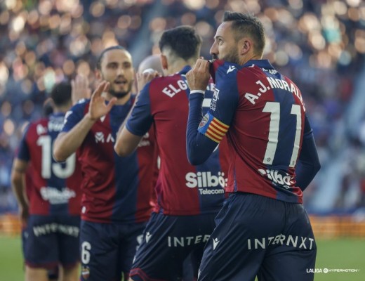 El Levante UD abusa del Zaragoza y sigue en ascenso directo