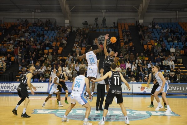  El Odilo rompe su mala racha en Primera FEB con un 86-87 en Menorca