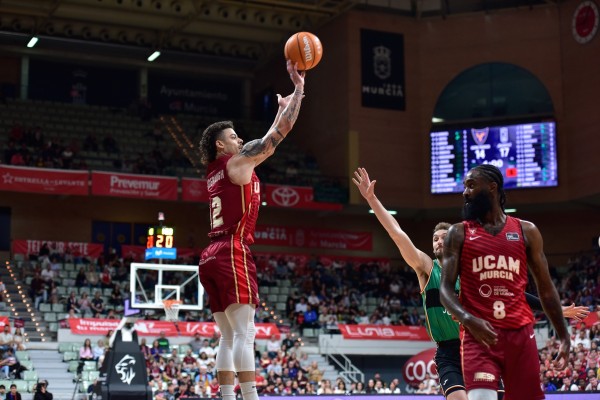 Un UCAM CB muy coral vuelve a ganar dejando un gran sabor tras cinco derrotas ligueras en casa