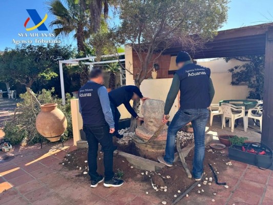 Tras las piezas expoliadas del Monasterio de San Ginés de la Jara: desde un fuste romano en un chalet de La Manga  a una escultura del Patrón en Madrid