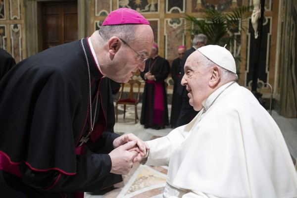 El obispo Munilla transmite sus condolencias por la muerte del papa Francisco