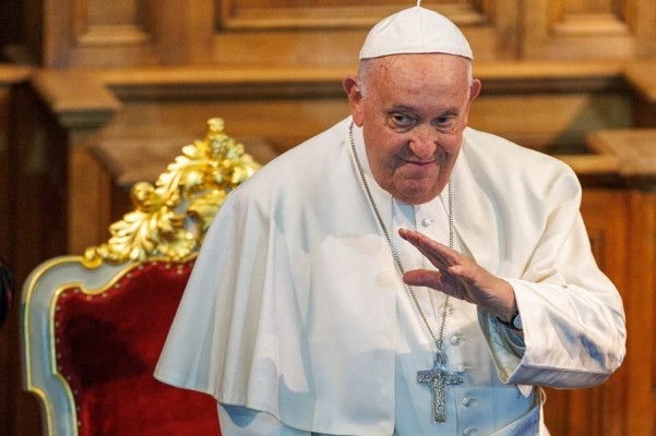 El Ayuntamiento de Castelló se suma a los tres días de luto oficial por la muerte del papa Francisco