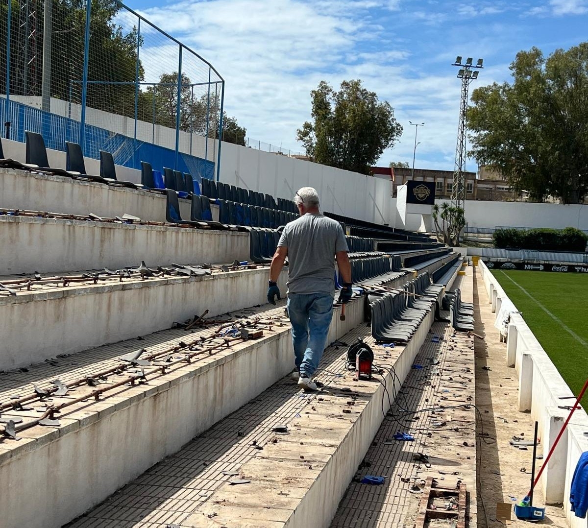 Alicante acondiciona el Antonio Solana con la renovación de asientos: trabajos listos esta semana