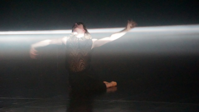 Eva Bertomeu se explica a través de la danza en la Sala Russafa