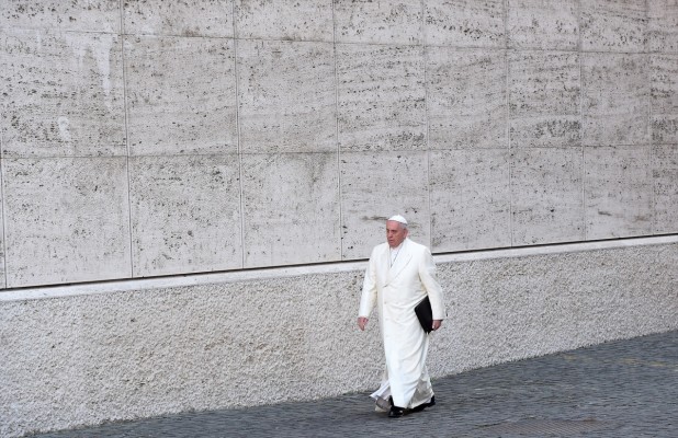 Bolaños, Montero, Díaz, Feijóo y los reyes estarán en el funeral del papa, al que no irá Sánchez
