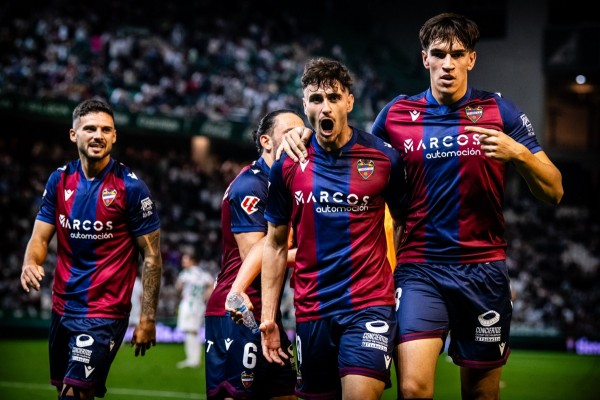 Oviedo - Levante UD: La lucha por el liderato pasa por el Tartiere
