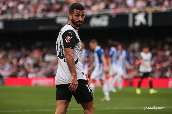Gayà alcanza a Arroyo como décimo valencianista con más partidos con 372