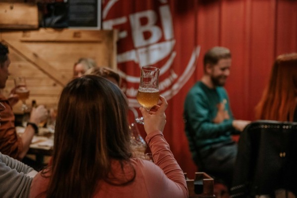Cervezas Alhambra y Murcia Inspira maridan sabores locales en una cena exclusiva en Hamburguesería FBI