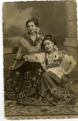 Postales de huertanos del pasado para mirarnos al espejo: el AGRM comparte una galería temática sobre las fiestas