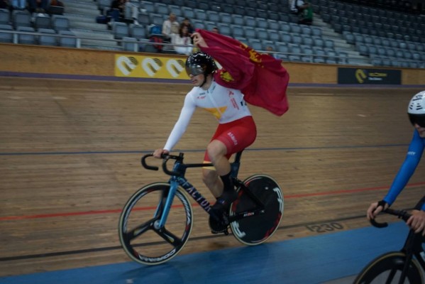 Murcia gana un título y dos platas en el Nacional en pista con el júnior Nicolás y el cadete Ros