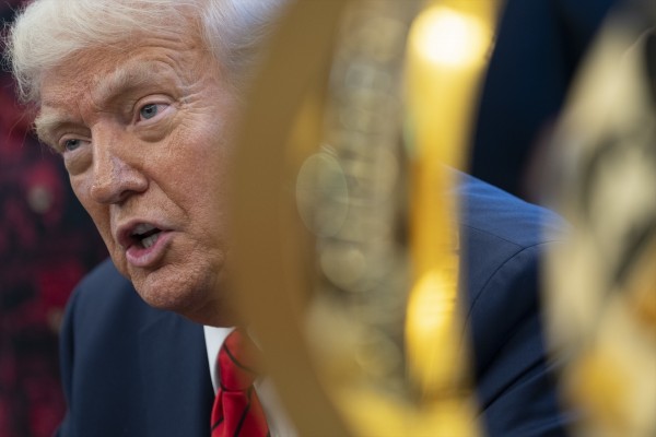 Trump anuncia que hablará con Putin y Zelenski el lunes para poner fin a un 