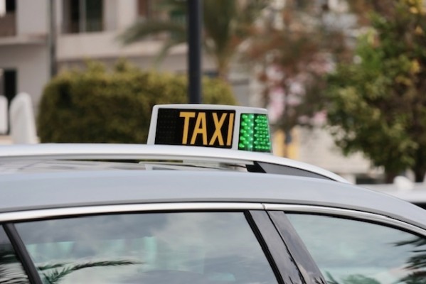 La Federación Sindical del Taxi mantiene el paro el día 30 de abril contra la política tarifaria