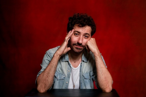 Vicente Navarro trae su gira 'Las flores de cerca' a València

